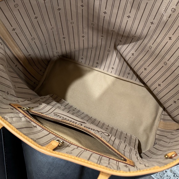 Louis Vuitton Signature GM Neverfull - Brown and Tan - Picture 3 of 11